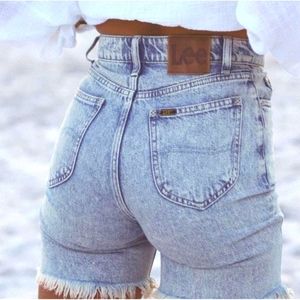 Lee Vintage Modern high rise Bermuda short in light wash